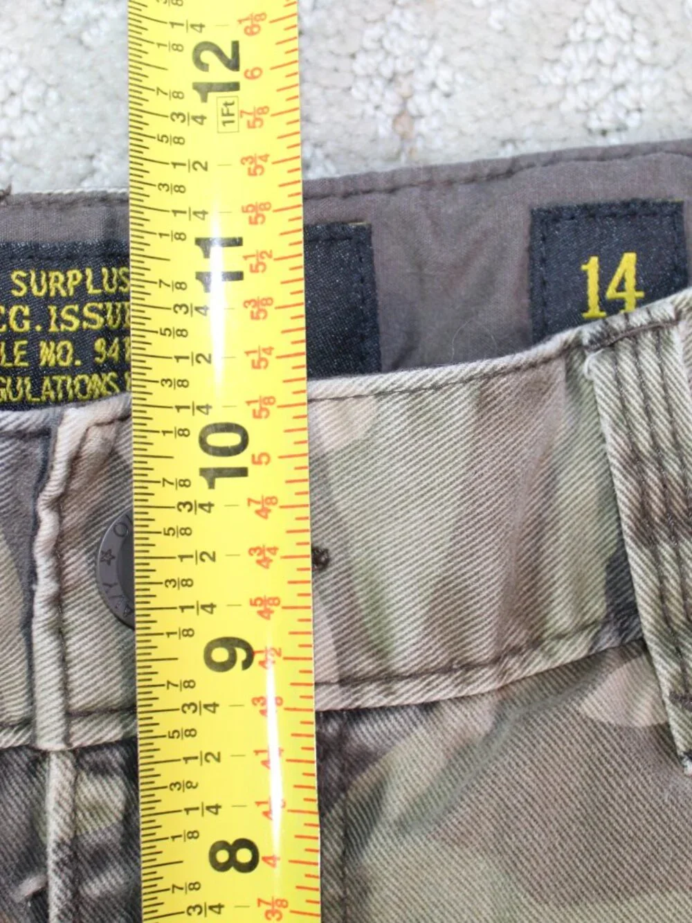 Old Navy Surplus Company Youth Size 14 Green Camo 100% Cotton Cargo Shorts